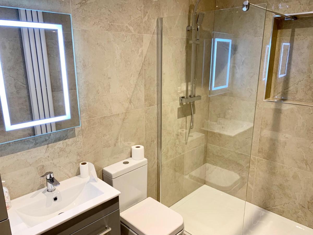 Modern 2 Bedroom Apartment With Private Garden Near Canary Wharf Londres Extérieur photo
